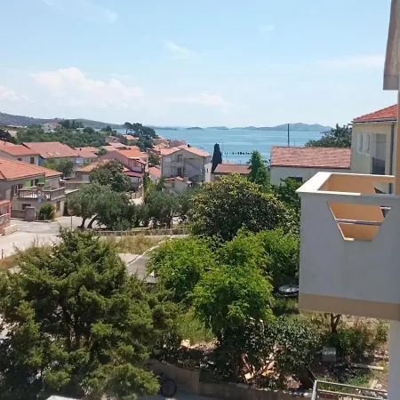 Frka-petesic سالي