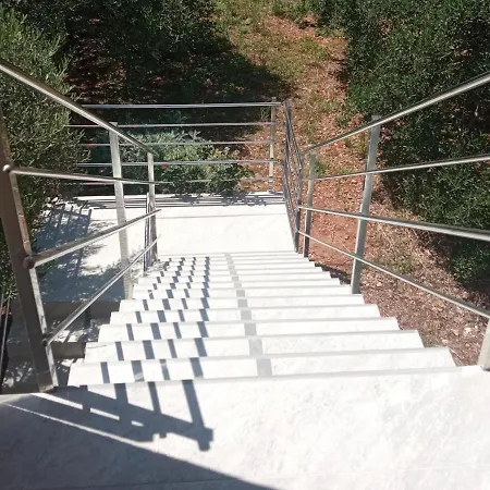 Frka-petesic Сали